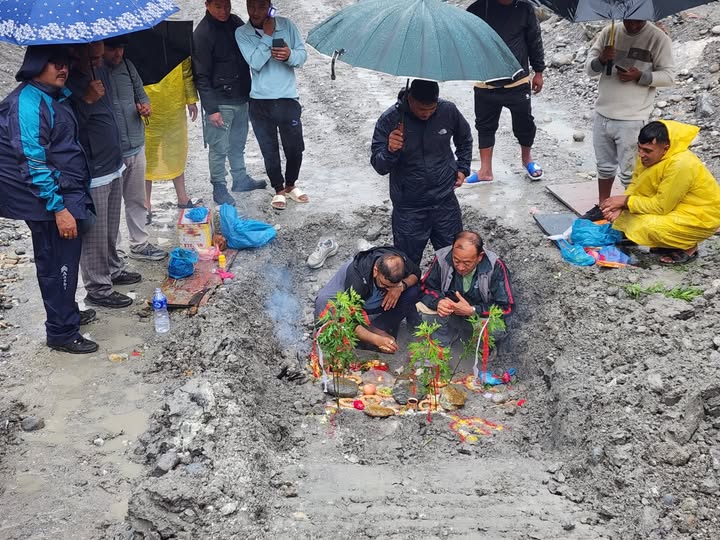 ५० मेगावाट मर्स्याङ्दी बेसी जलविद्युत आयोजनाको सुरक्षित र सफल निर्माणका लागि विशेष पूजा